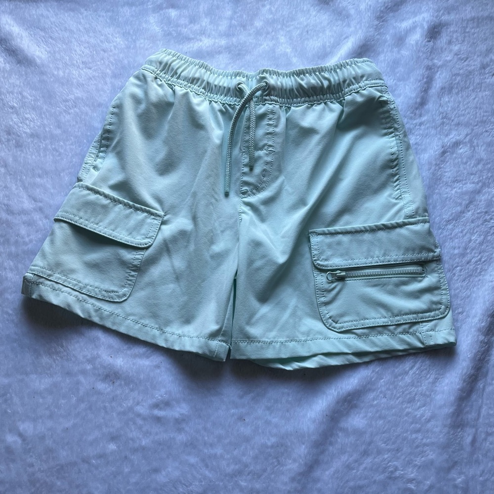 Cat & Jack light mint green‎ color shorts size M (8)